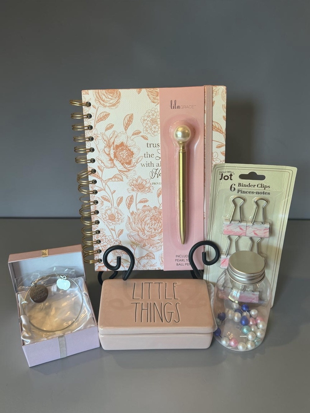 🍎 DELUXE Brand New 5-Piece Teacher Appreciation Gift & Desk Bundle 🍎